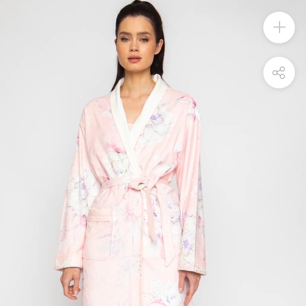 NWT Wrap up by VP Pink Floral Long Plush Robe